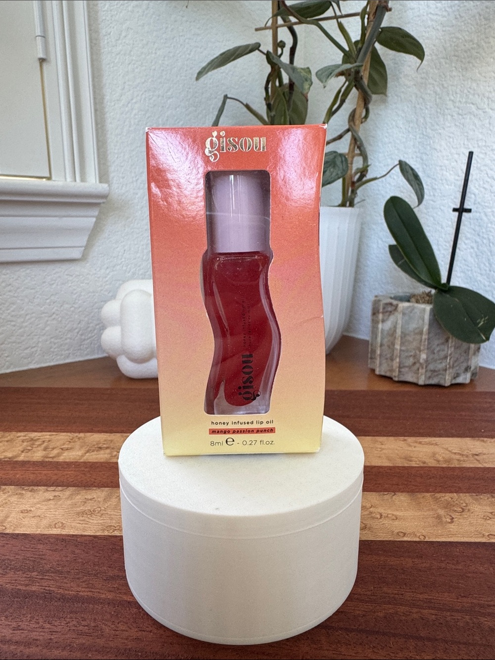 Gisou Honey-Infused Lip Oil — mango passion punch Nourishing Gloss